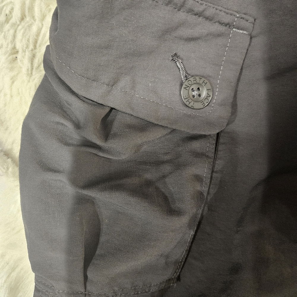 The North Face Grey Horizon Tempest Cargo Hiking Capri Pants - Size 6 - Picture 5 of 8
